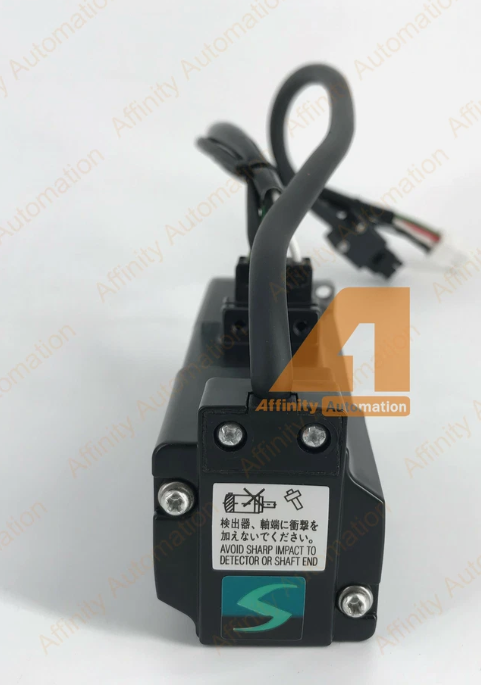 HC-KFS13B Mitsubishi AC Servo Motor INPUT 3AC 105V 0.7A OUTPUT 100W 3000r/min